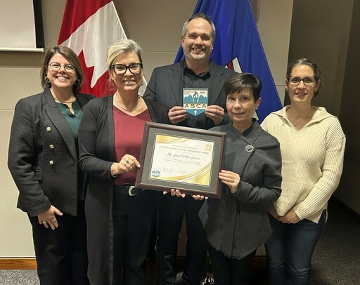 On May 1, EIPS parents Krista Scott and Jacquie Surgenor Gaglione presented ASCA’s Division School Council Engagement Award to EIPS Board Chair Cathy Allen, Superintendent Sandra Stoddard and Associate Superintendent Ryan Marshall.